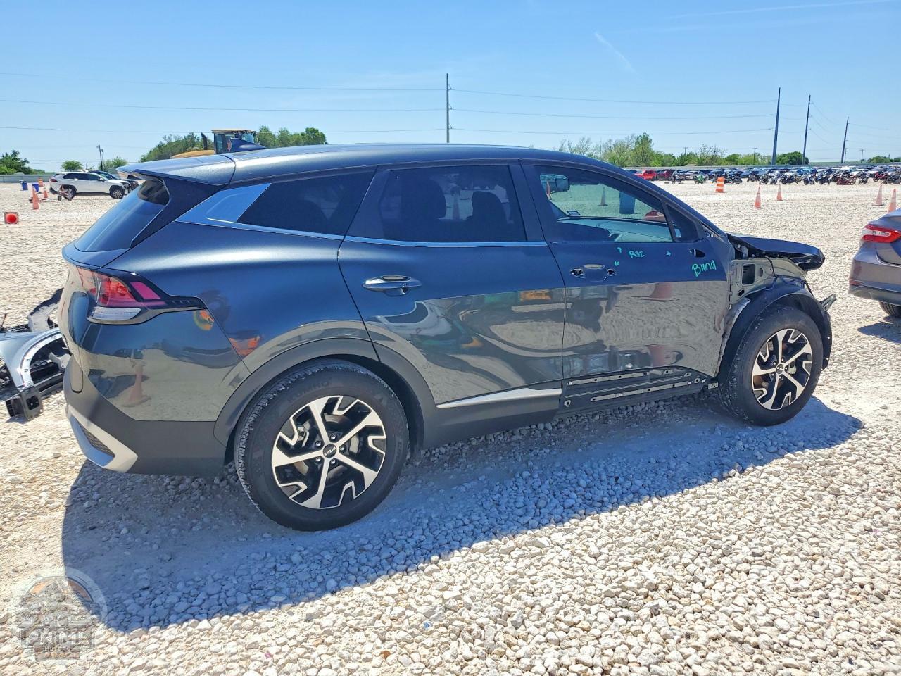 2024 KIA SPORTAGE — фото 3