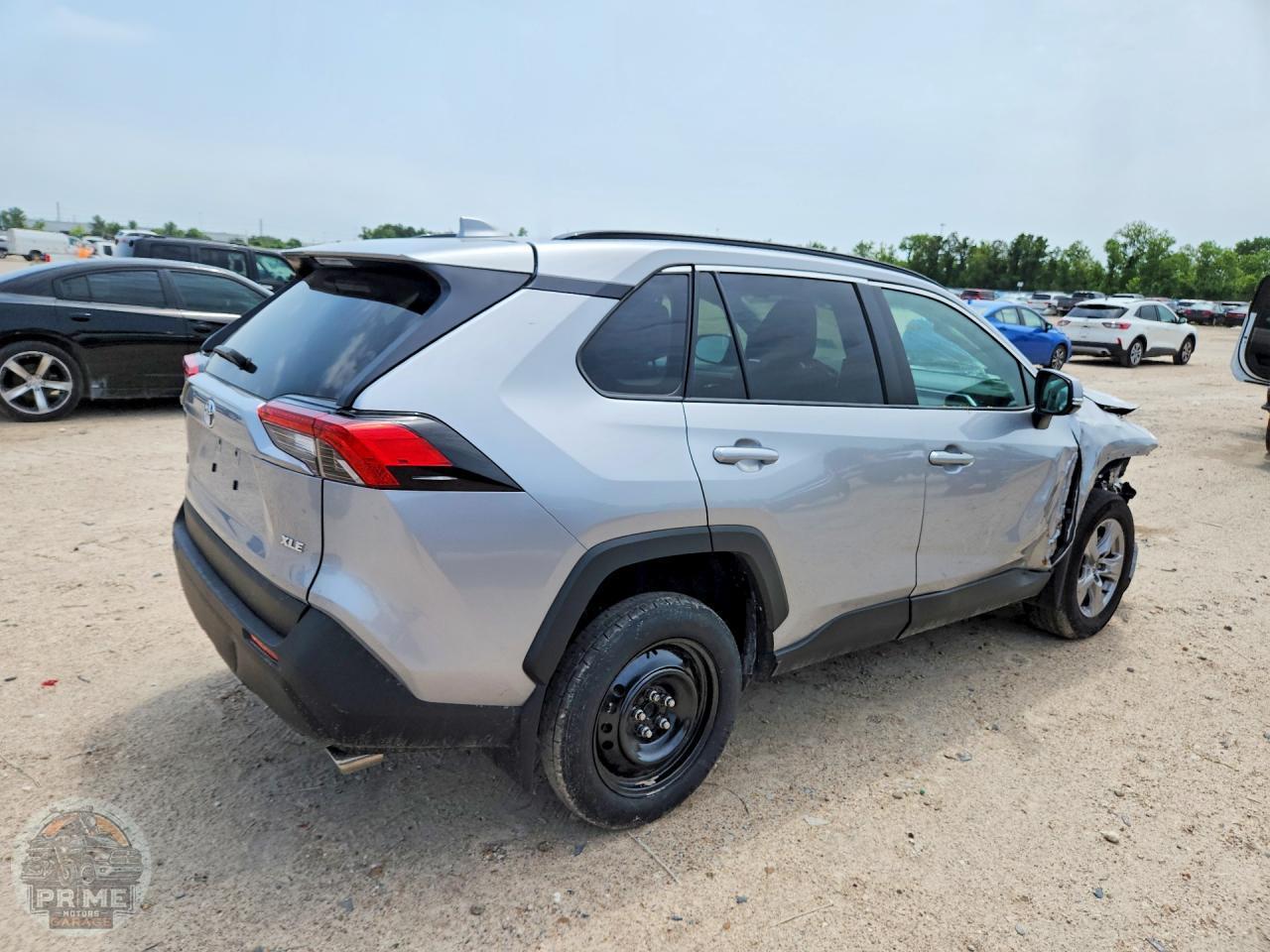 2025 TOYOTA RAV4 — фото 6