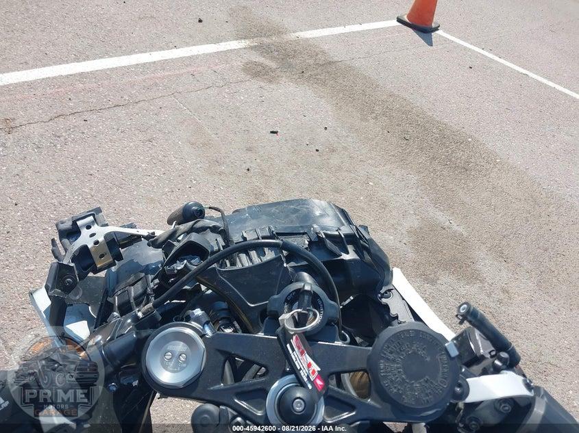 2026 HONDA CBR1000 RR — фото 7