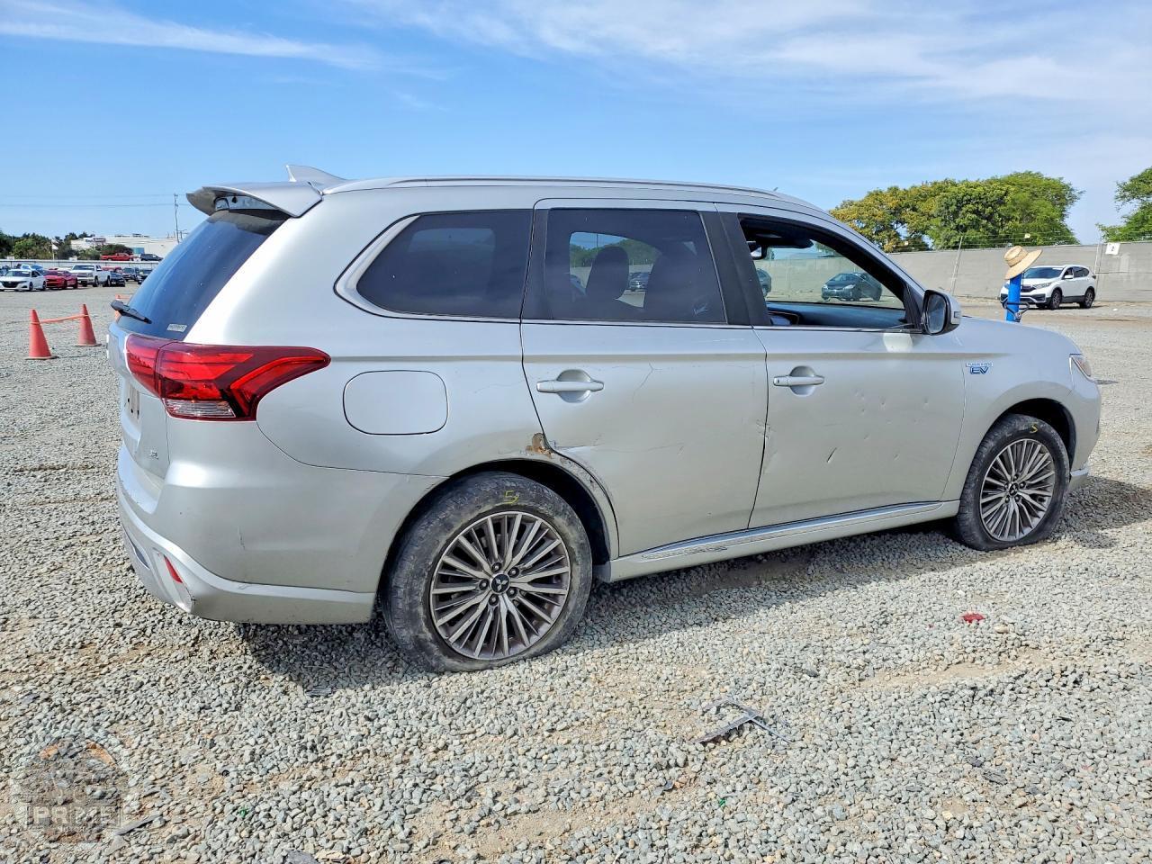 2020 MITSUBISHI OUTLANDER — фото 3