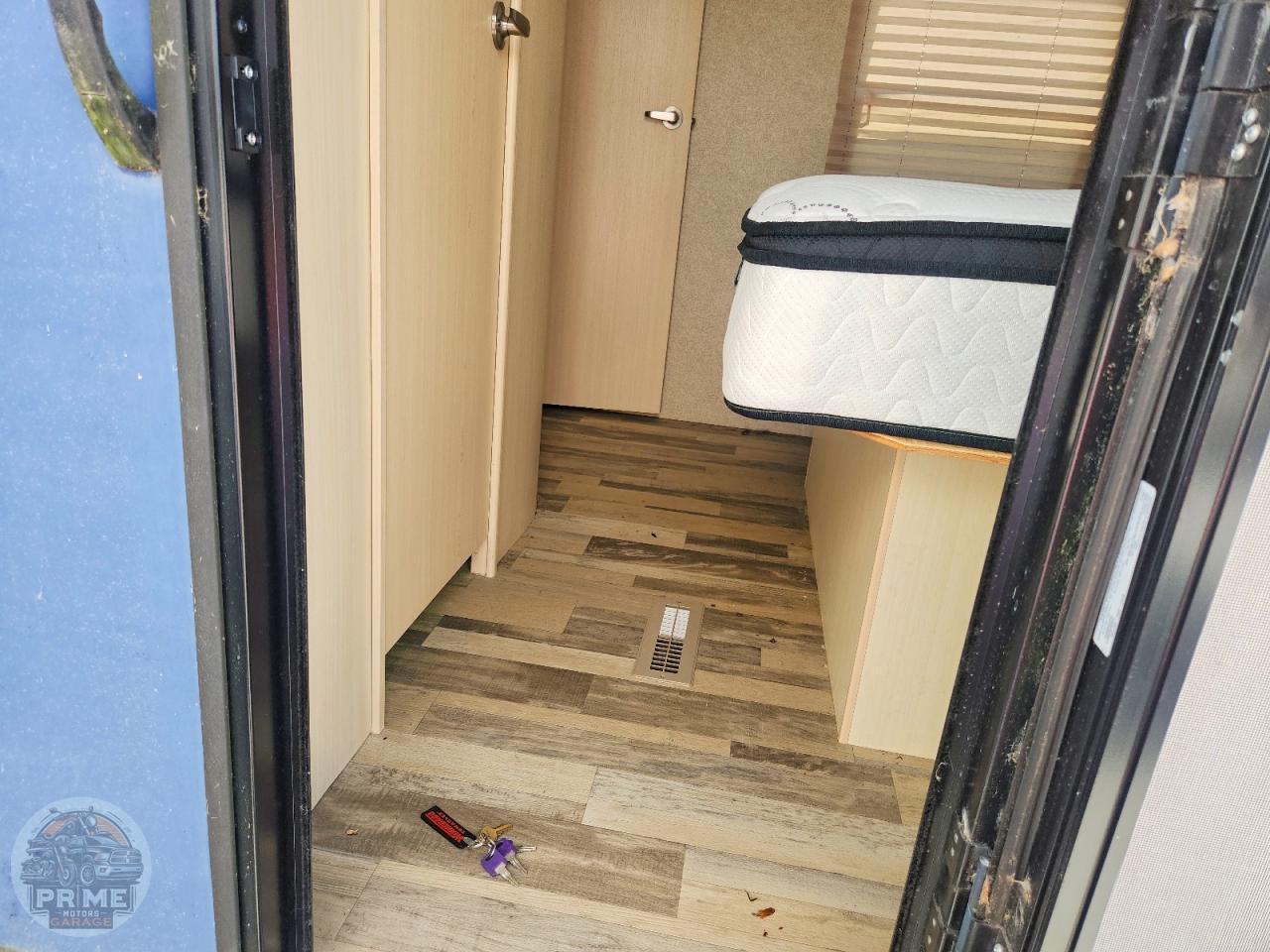 2017 WINNEBAGO MINNIE — фото 5