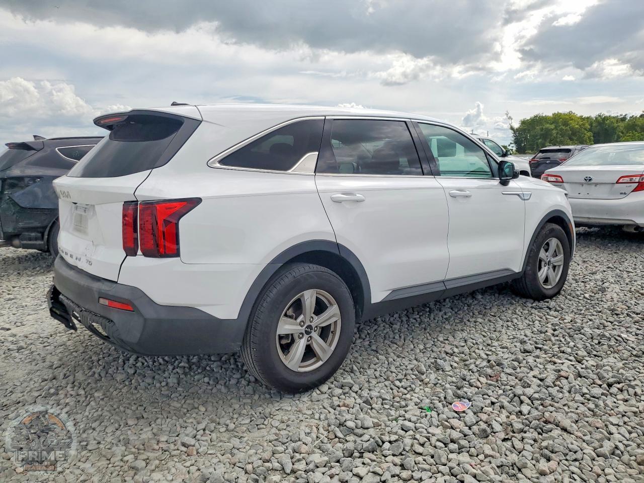 2022 KIA SORENTO — фото 3