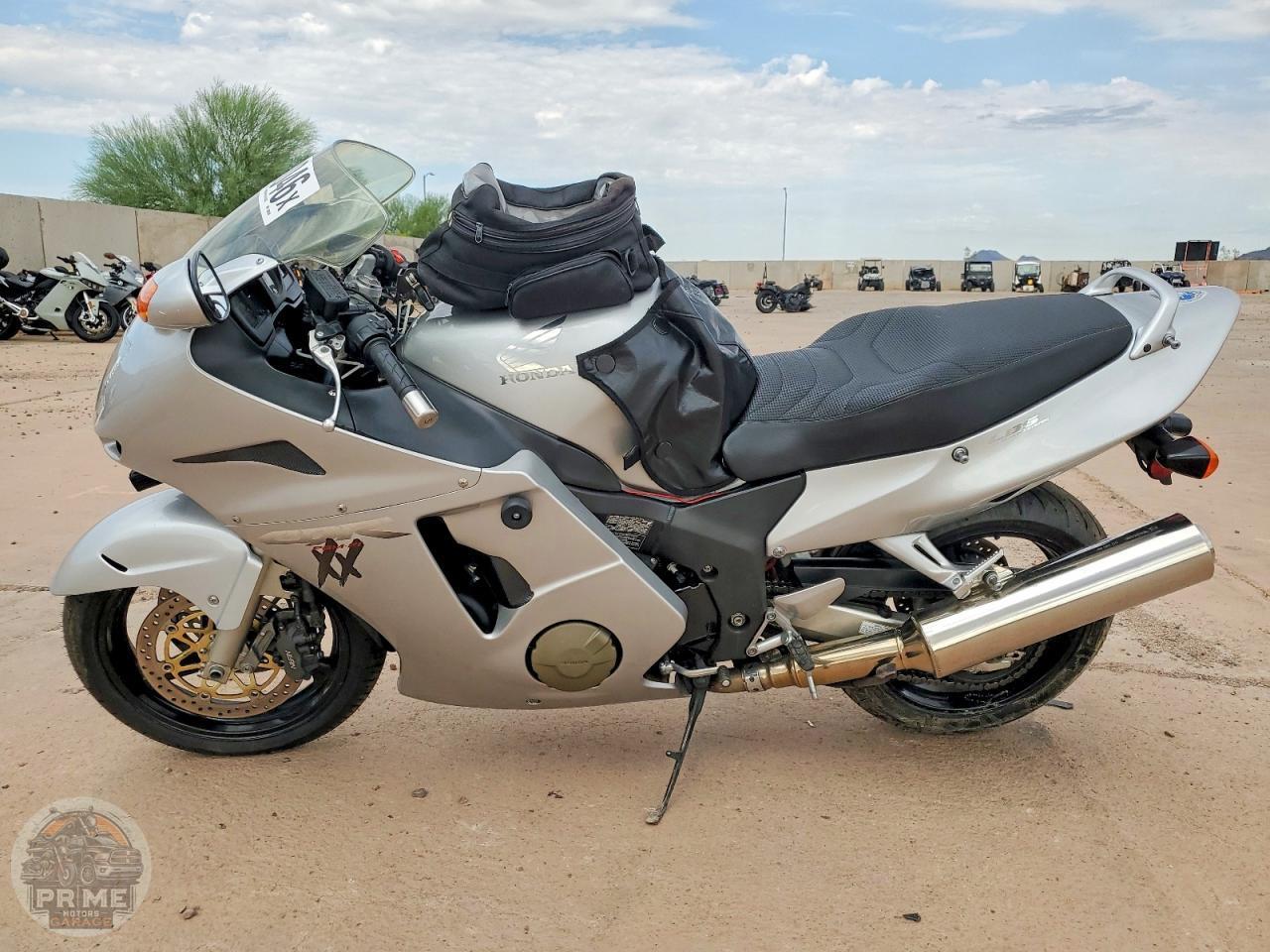 2002 HONDA CBR1100 — фото 7