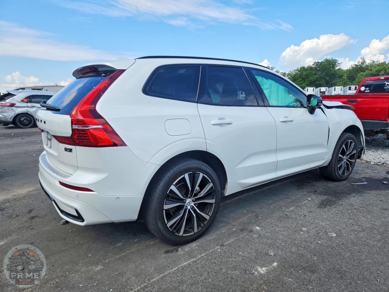 2025 VOLVO XC60 — фото 3