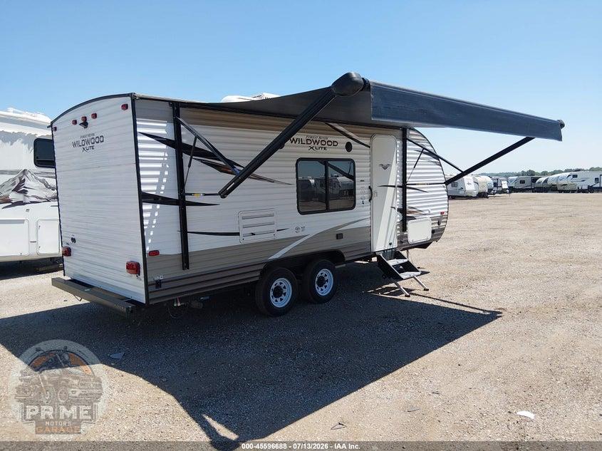 2018 FOREST RIVER WILDWOOD X-LITE 201BHXL TRAVEL TRAILER — фото 4