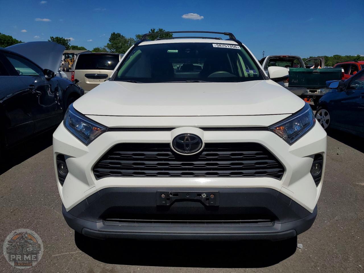 2020 TOYOTA RAV4 — фото 4