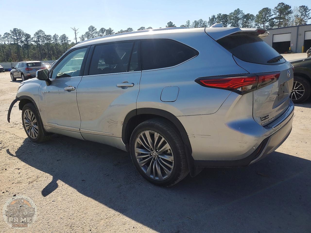 2021 TOYOTA HIGHLANDER — фото 2