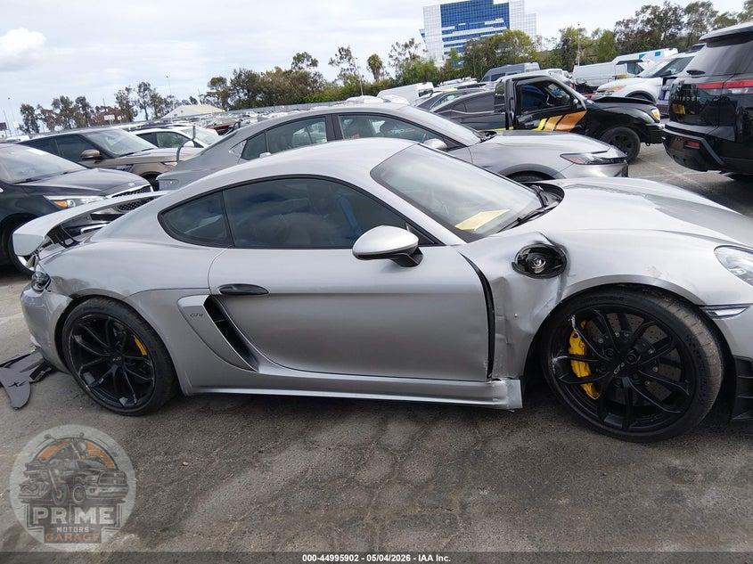 2020 PORSCHE 718 CAYMAN GT4 — фото 13