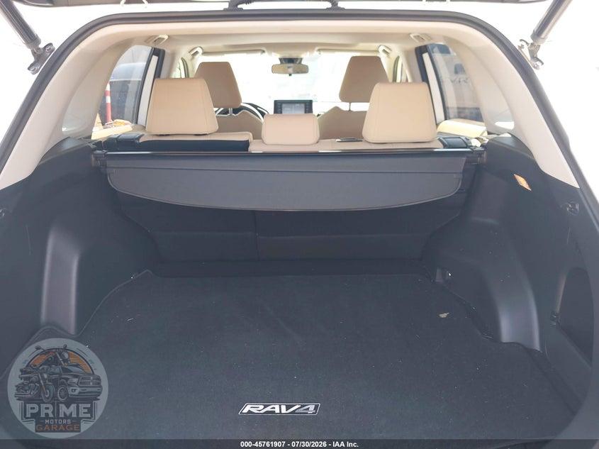 2019 TOYOTA RAV4 XLE — фото 17