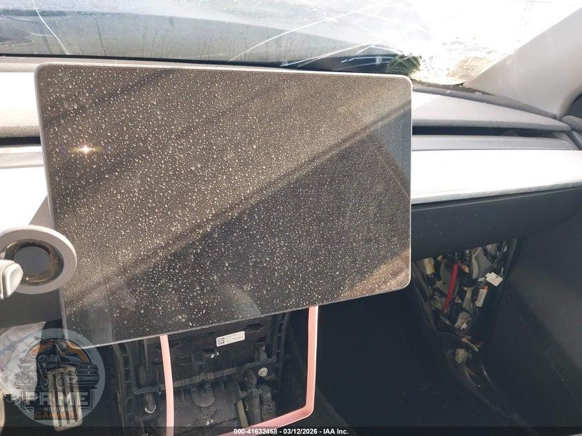 2024 TESLA MODEL Y PERFORMANCE DUAL MOTOR ALL-WHEEL DRIVE — фото 18