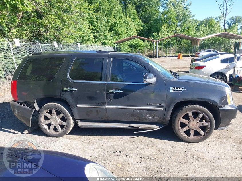 2011 CADILLAC ESCALADE LUXURY — фото 13