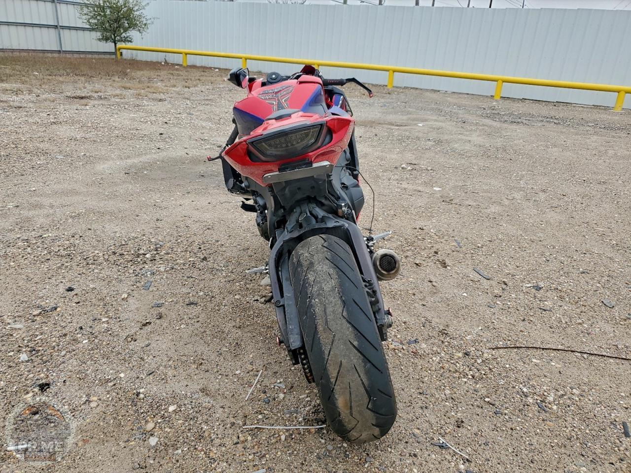 2019 HONDA CBR1000 — фото 4