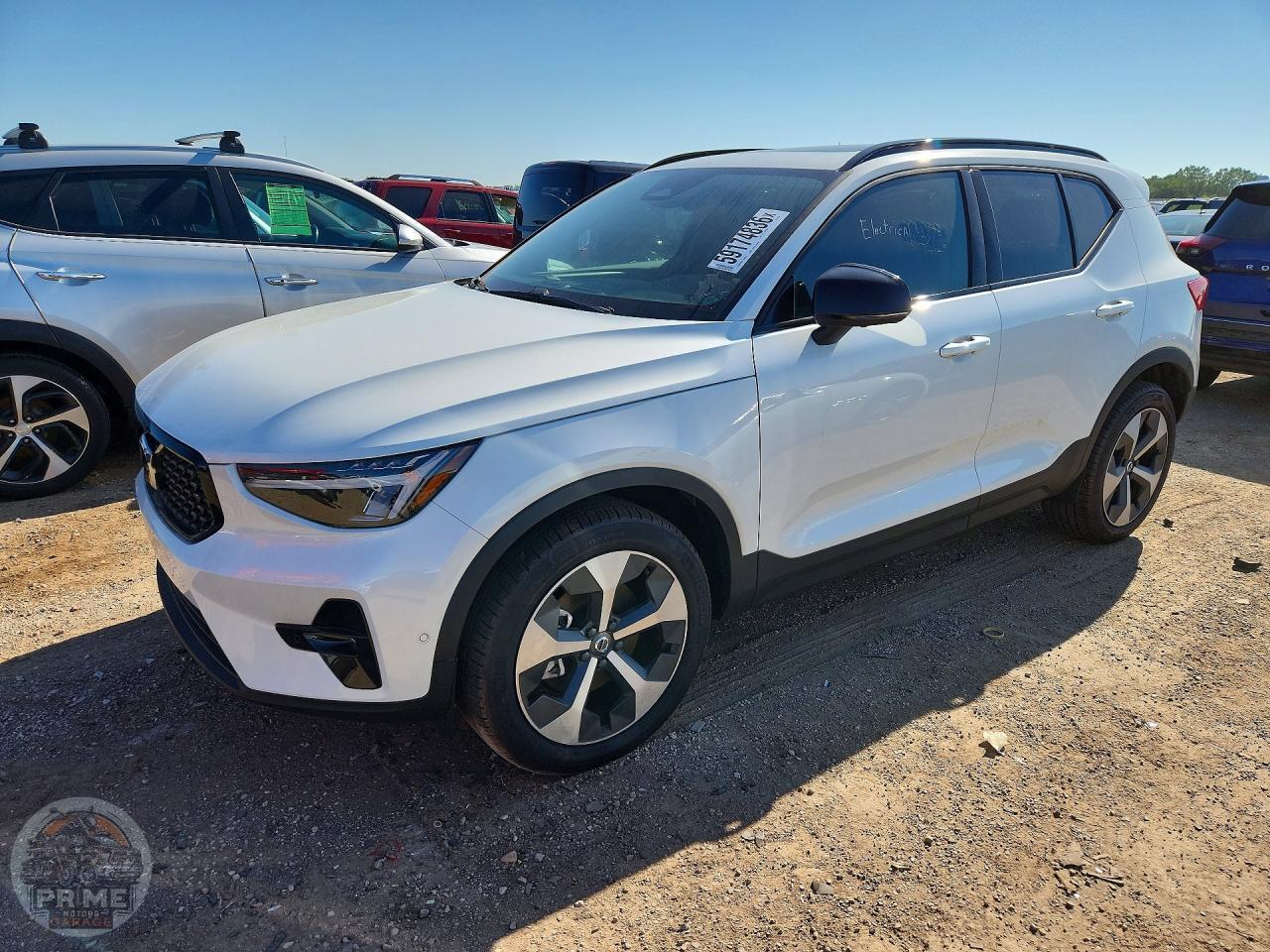 2025 VOLVO XC40 — фото 1