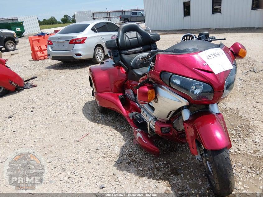 2012 HONDA GL1800 — фото 1