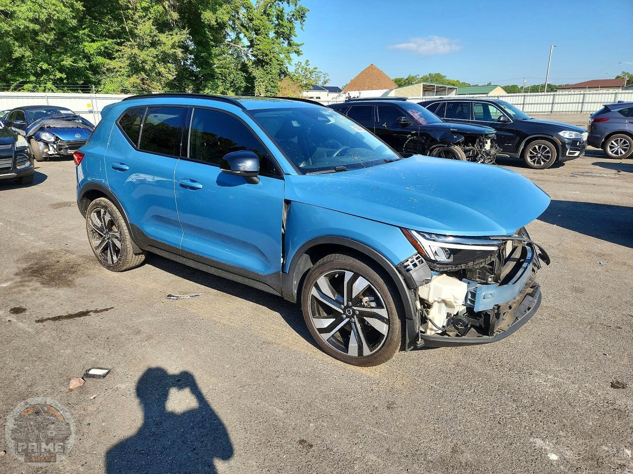 2023 VOLVO XC40 — фото 4