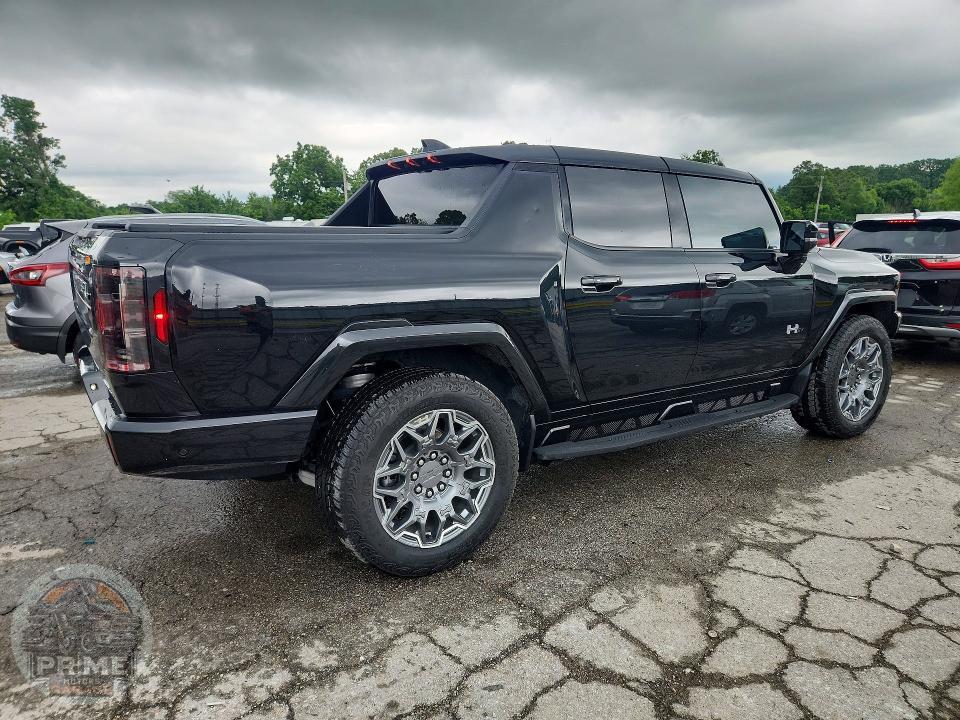 2025 GMC HUMMER — фото 3