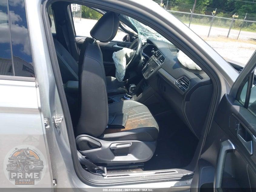 2023 VOLKSWAGEN TIGUAN 2.0T SE R-LINE BLACK — фото 5