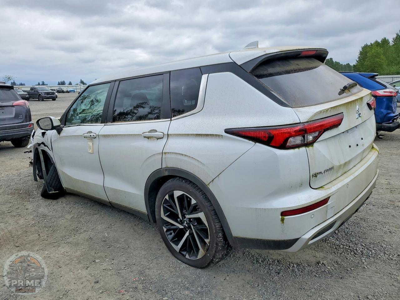 2023 MITSUBISHI OUTLANDER — фото 2