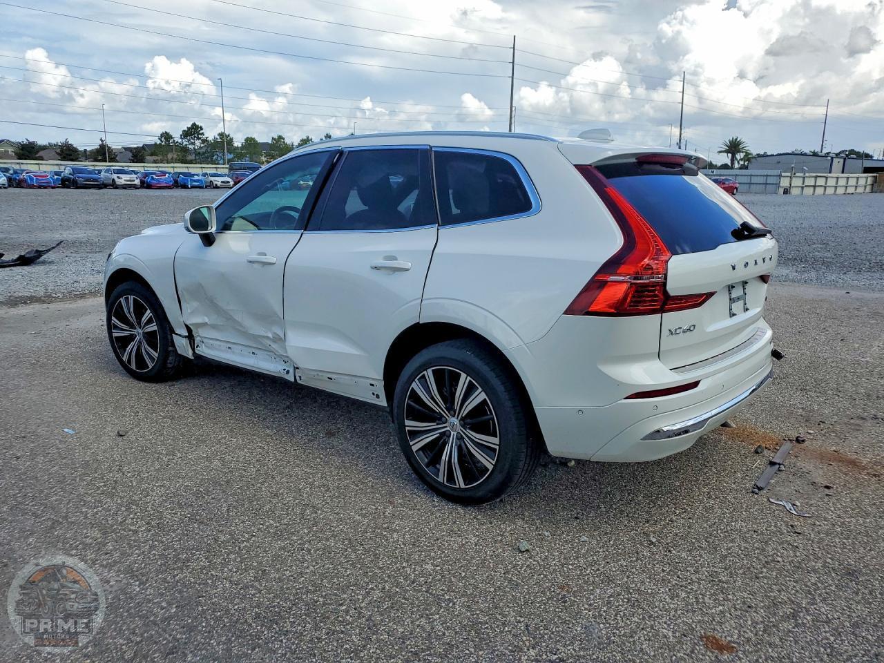 2022 VOLVO XC60 — фото 2