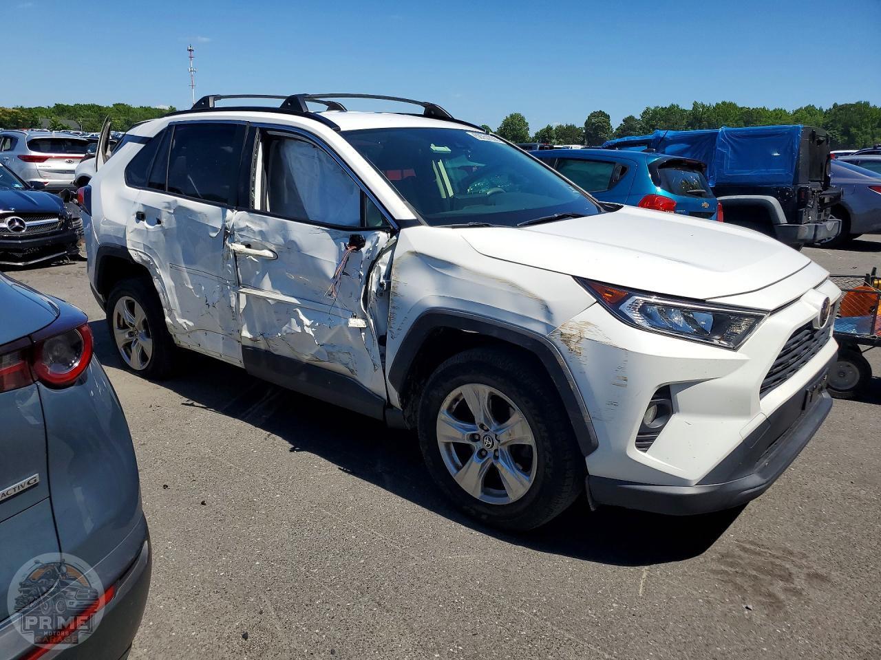 2020 TOYOTA RAV4 — фото 3