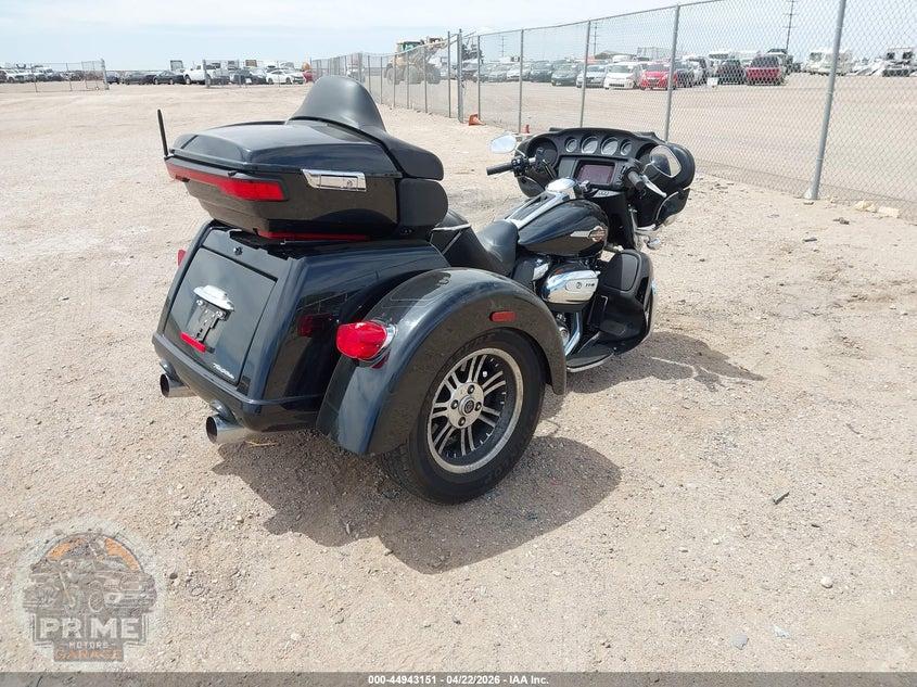 2022 HARLEY-DAVIDSON FLHTCUTG (TRI GLIDE ULTRA CLASSIC) — фото 4