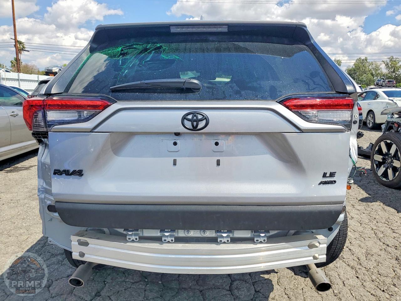 2025 TOYOTA RAV4 — фото 6