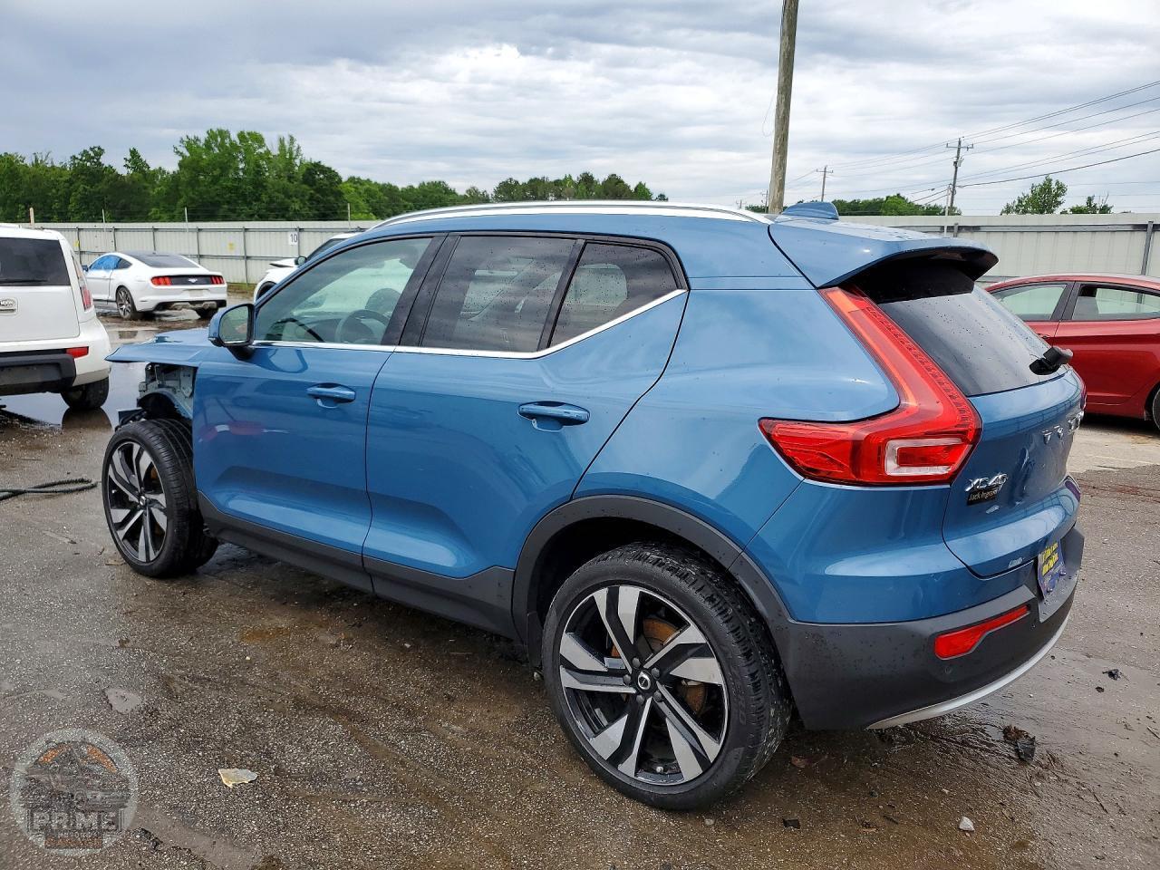 2024 VOLVO XC40 — фото 2