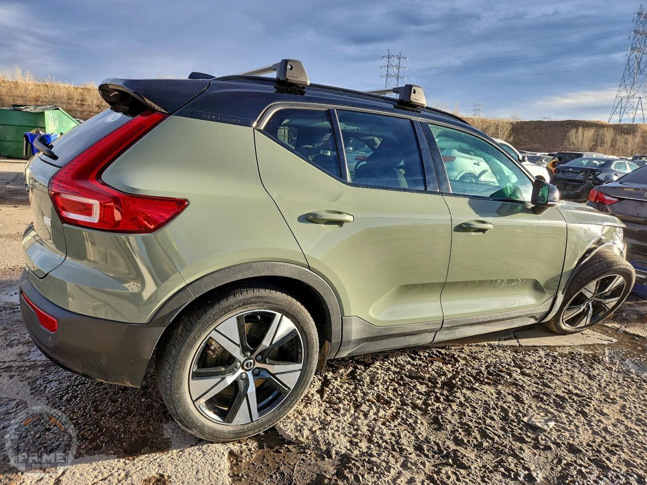 2021 VOLVO XC40 — фото 3
