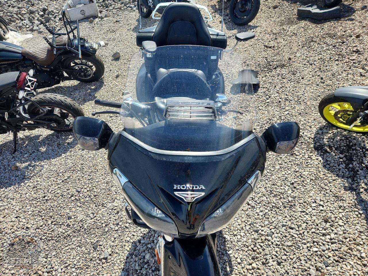 2015 HONDA GL1800 — фото 5