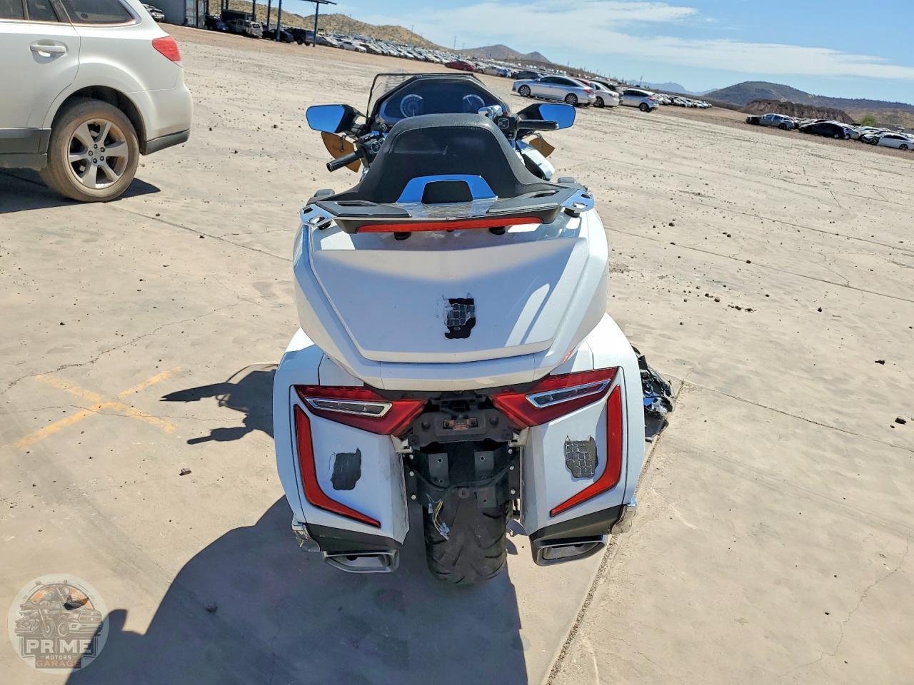 2018 HONDA GL1800 — фото 4
