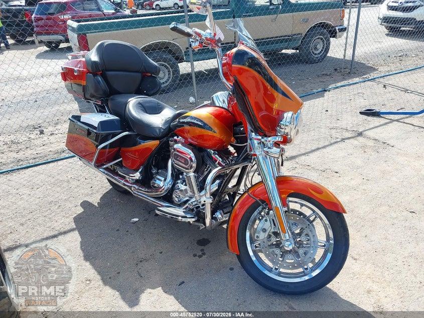 2013 HARLEY-DAVIDSON FLHTCUSE (CVO ULTRA CLASSIC SCREAMIN EAGLE) CVO ULTRA CLS ELECTRA GLD — фото 1