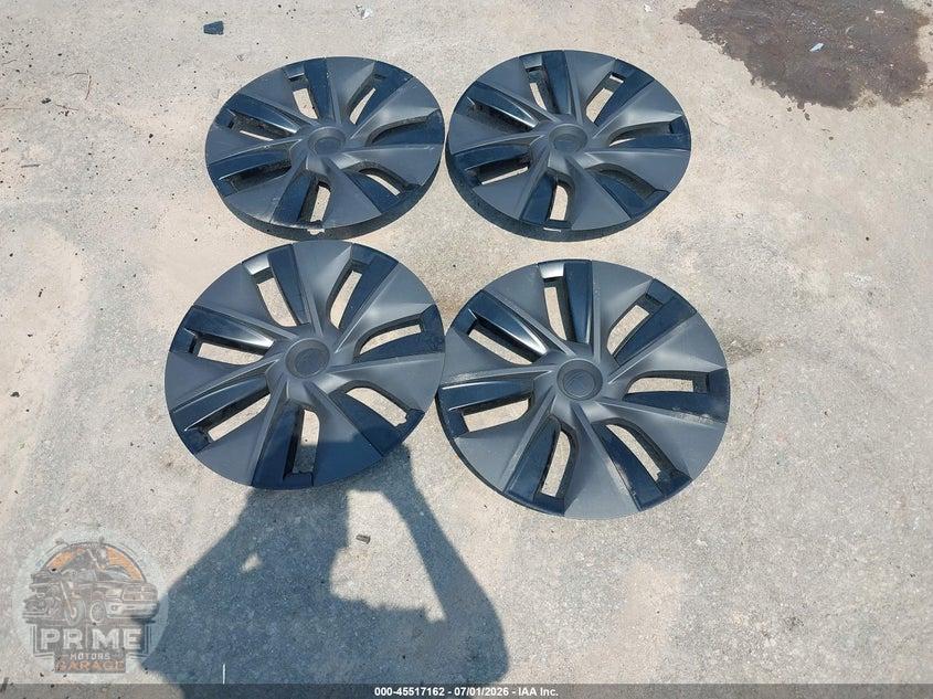2025 TESLA MODEL Y LONG RANGE DUAL MOTOR ALL-WHEEL DRIVE — фото 12