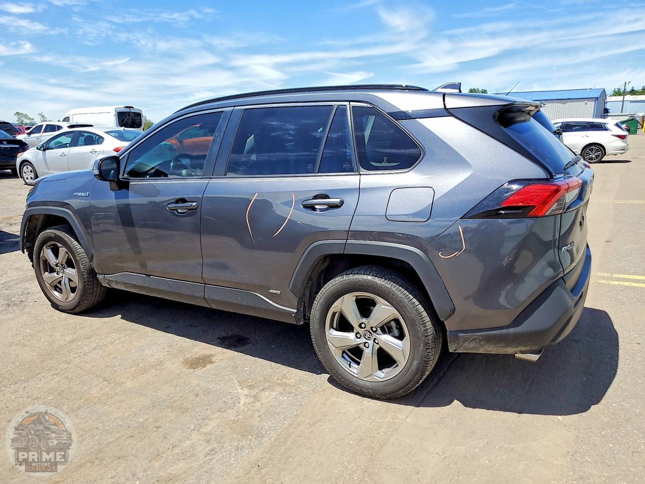 2021 TOYOTA RAV4 — фото 2
