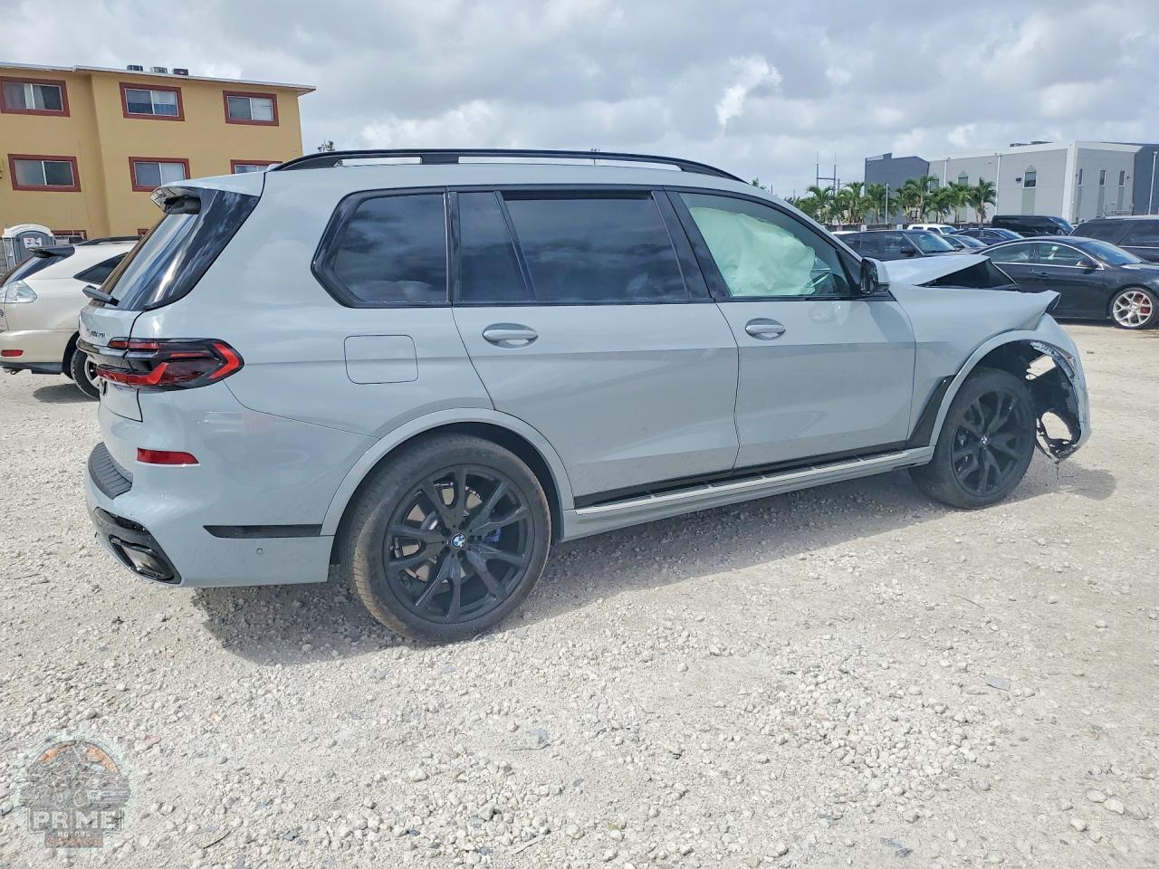 2026 BMW X7 — фото 2