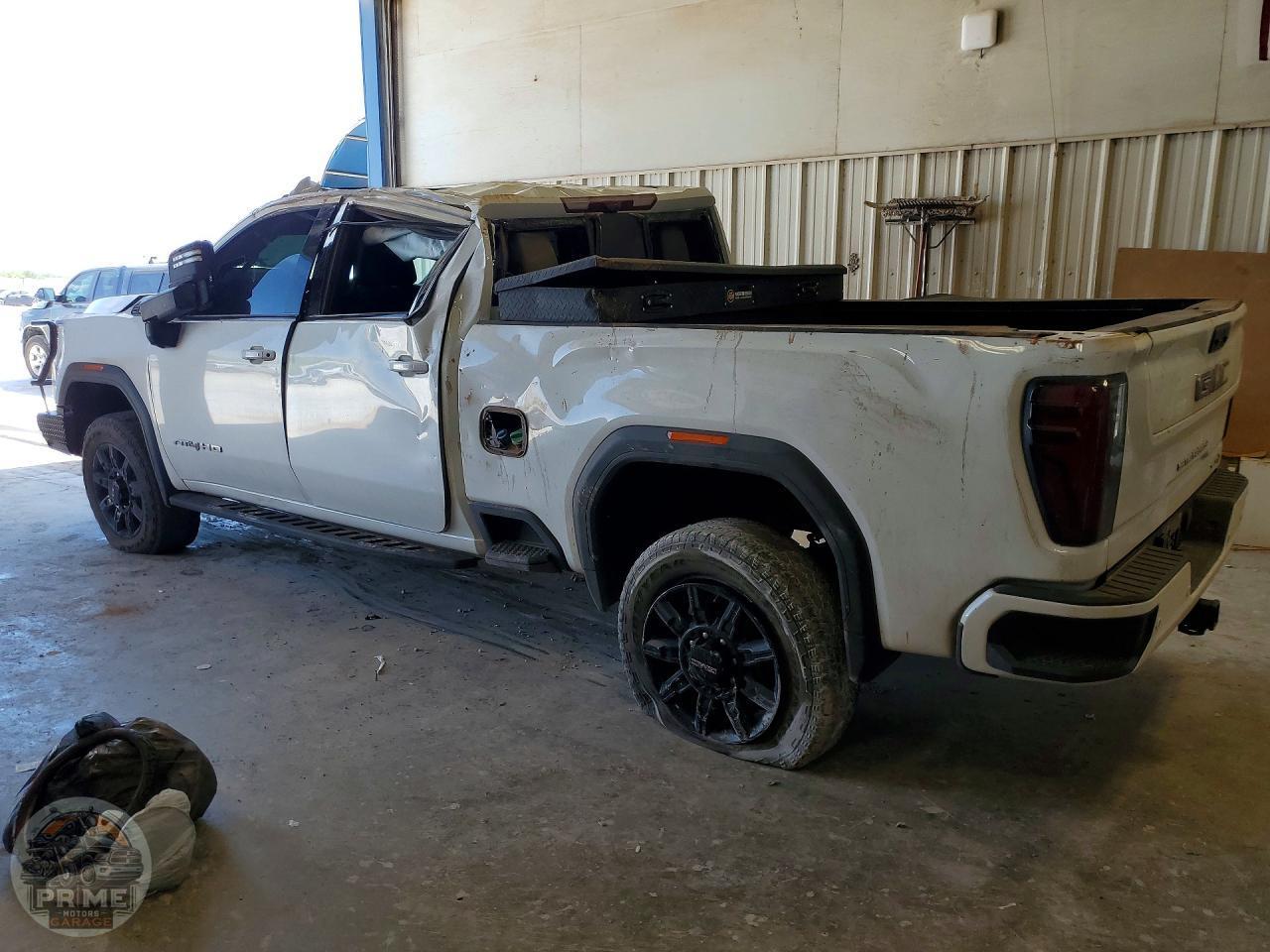 2025 GMC SIERRA — фото 2