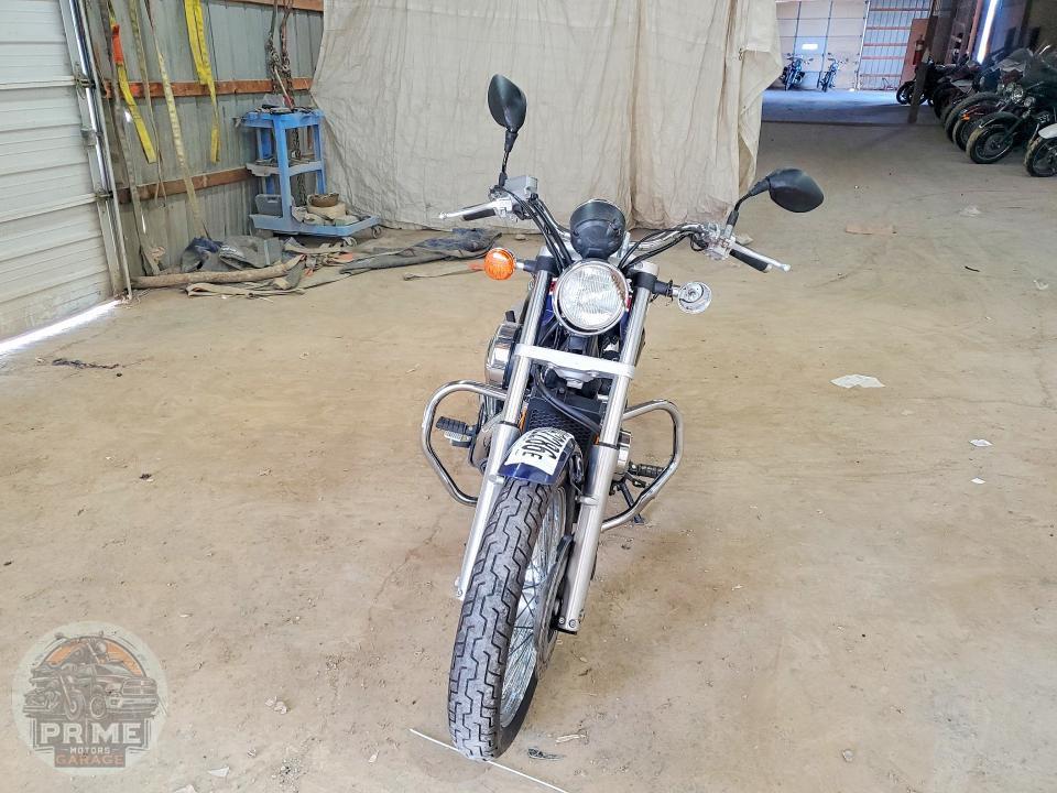 2011 HONDA VT750 — фото 2