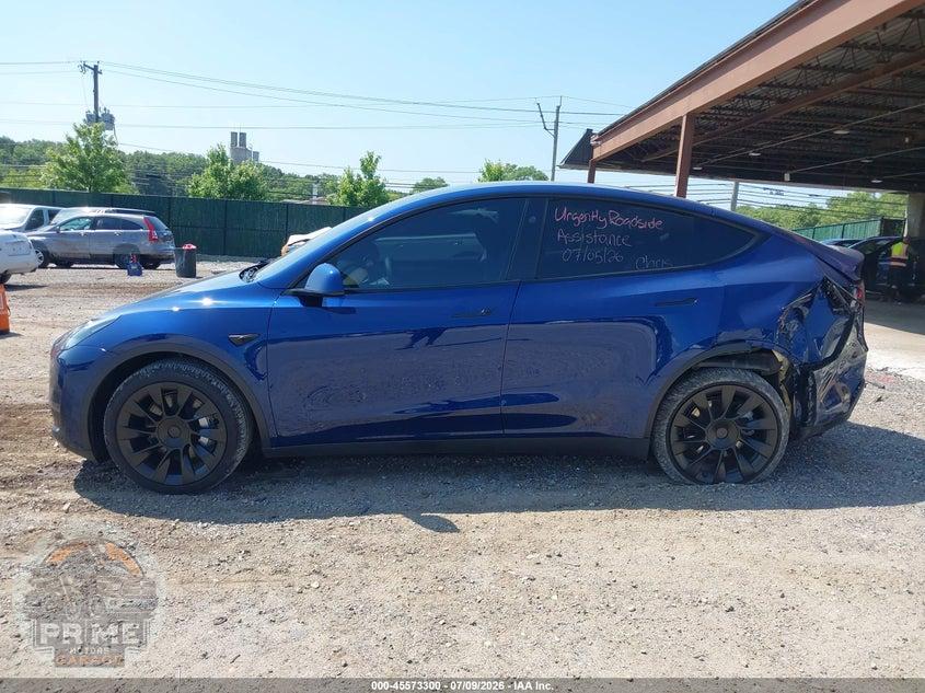 2025 TESLA MODEL Y LONG RANGE DUAL MOTOR ALL-WHEEL DRIVE — фото 13