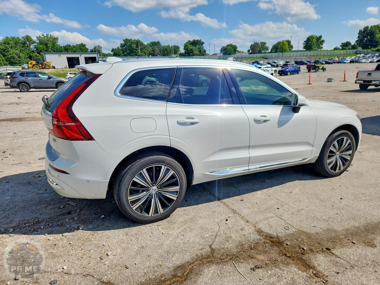 2022 VOLVO XC60 — фото 3