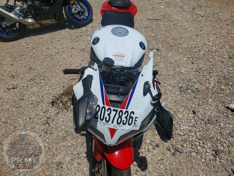 2013 HONDA CBR1000 — фото 5