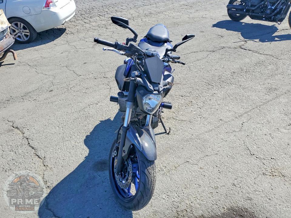 2015 YAMAHA FZ07 — фото 2