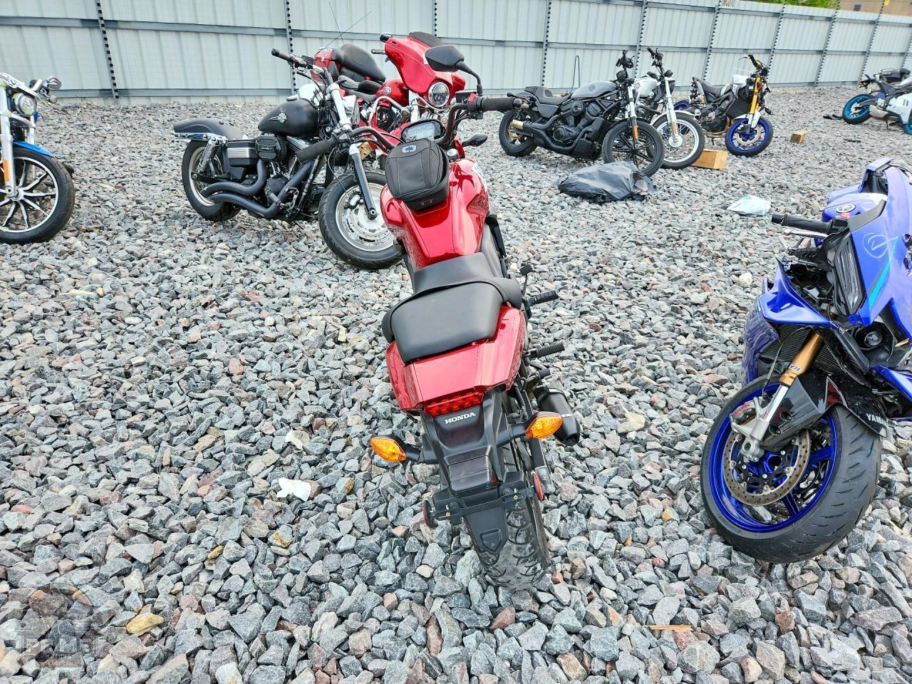 2014 HONDA CTX700 — фото 4