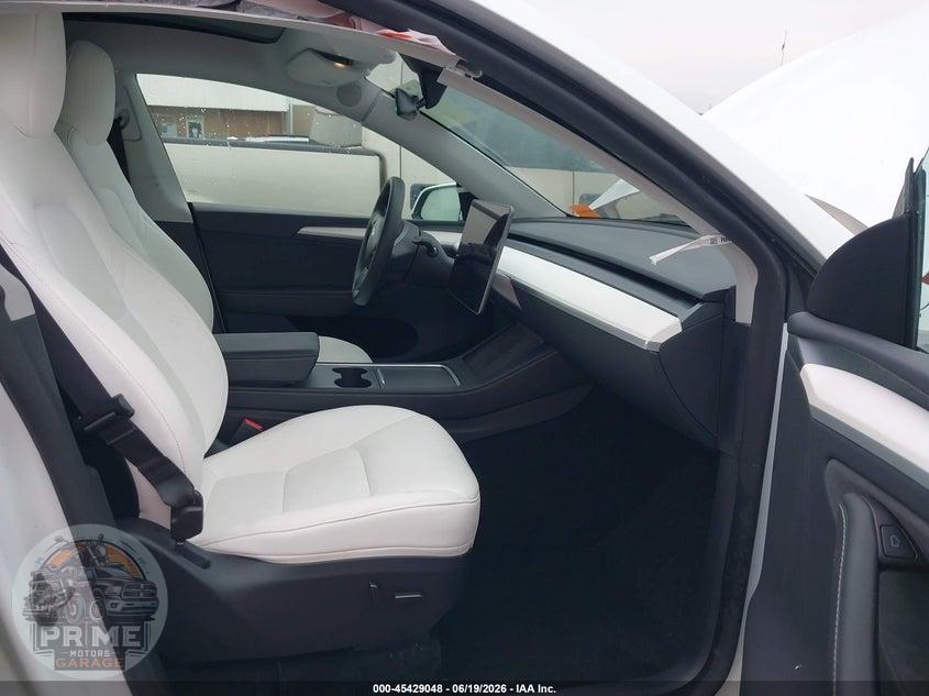 2024 TESLA MODEL Y LONG RANGE DUAL MOTOR ALL-WHEEL DRIVE — фото 5