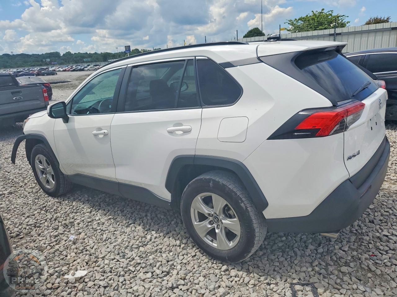 2020 TOYOTA RAV4 — фото 2