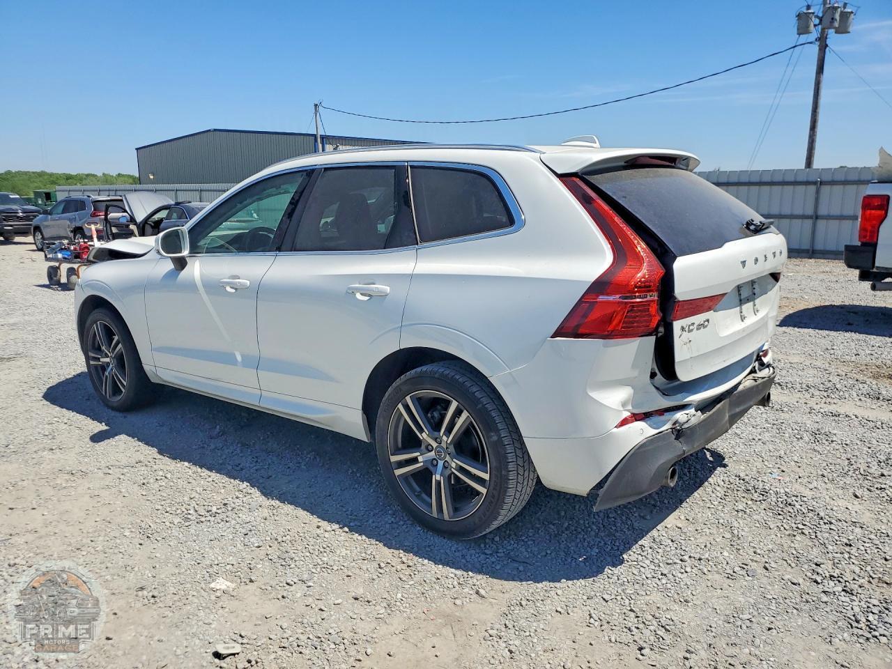 2021 VOLVO XC60 — фото 2