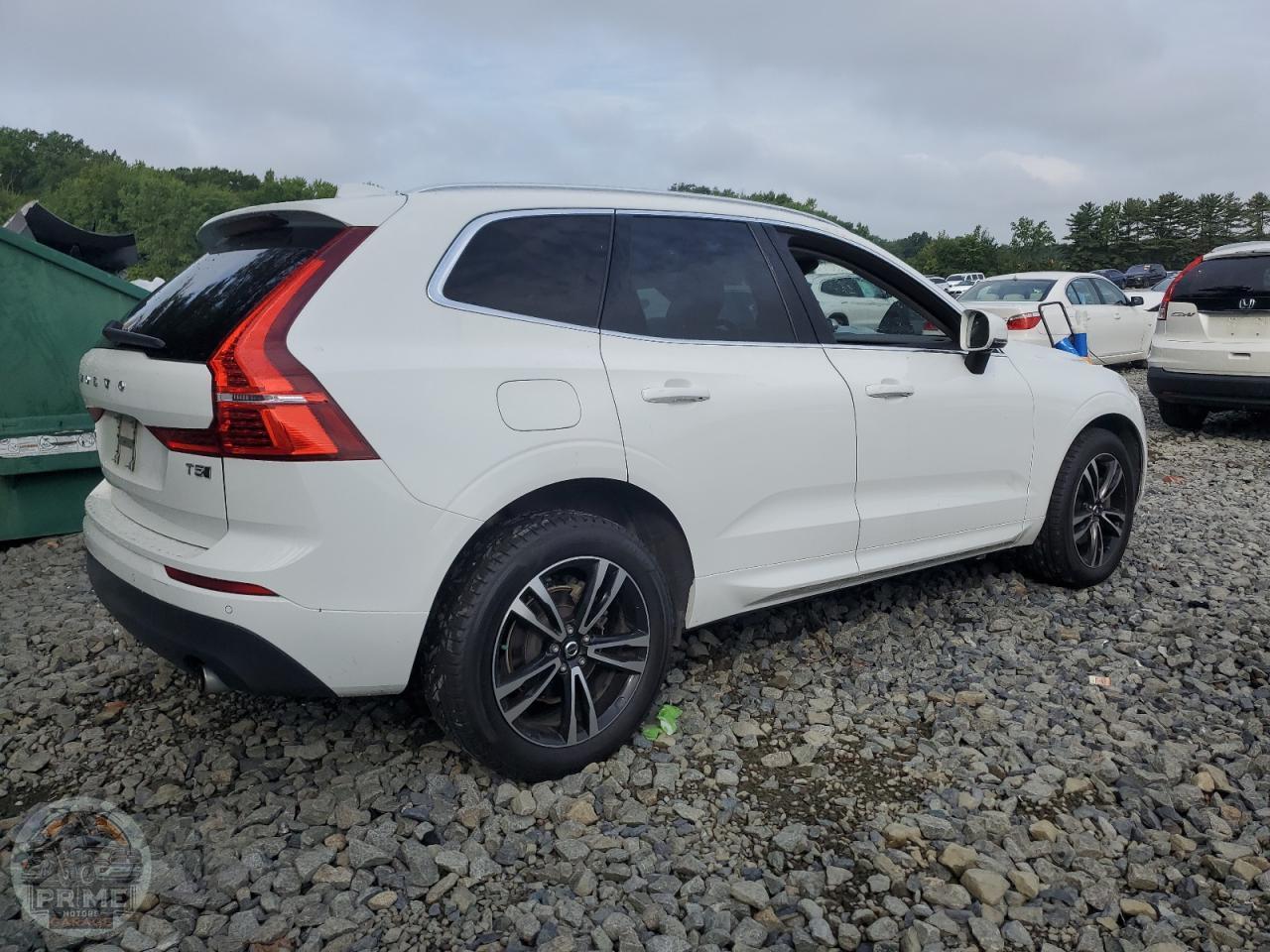 2021 VOLVO XC60 — фото 3