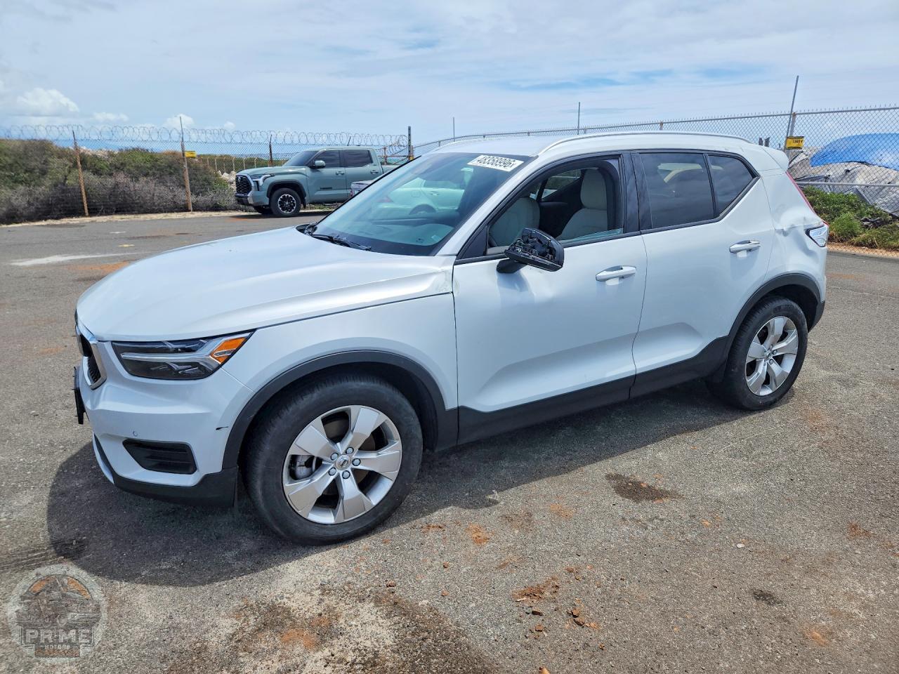 2020 VOLVO XC40 — фото 1
