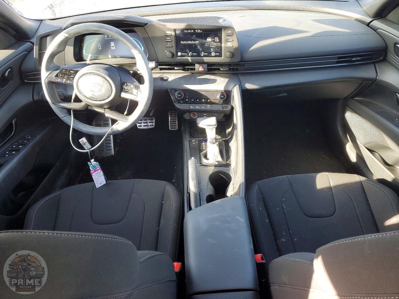 2025 HYUNDAI ELANTRA — фото 8