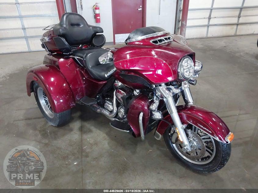 2017 HARLEY-DAVIDSON FLHTCUTG (TRI GLIDE ULTRA CLASSIC) TRI GLIDE ULTRA — фото 1