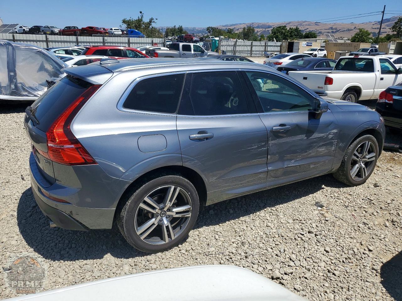 2021 VOLVO XC60 — фото 1