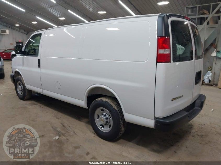 2026 CHEVROLET EXPRESS CARGO 2500 REGULAR WHEELBASE, WT, RWD — фото 3